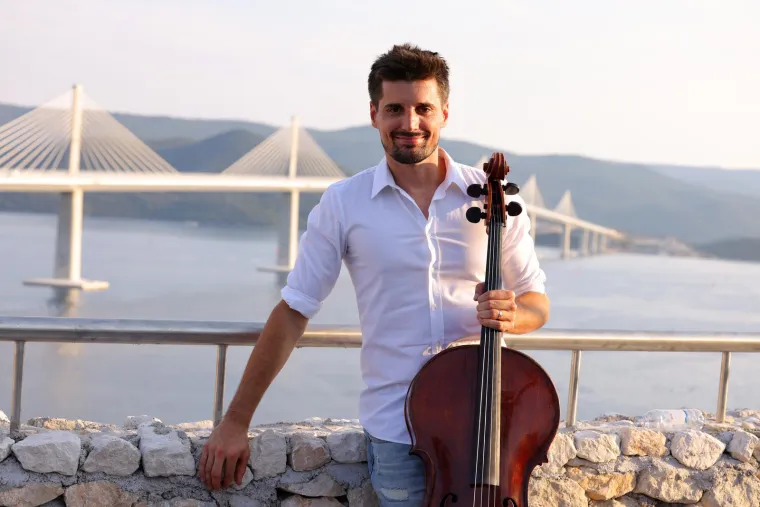 Poznati na sve strane: Pogledajte tko je sve do&scaron;ao na svečano otvorenje Pelje&scaron;kog mosta;  Je li to &Scaron;eks najbolje odjeven?