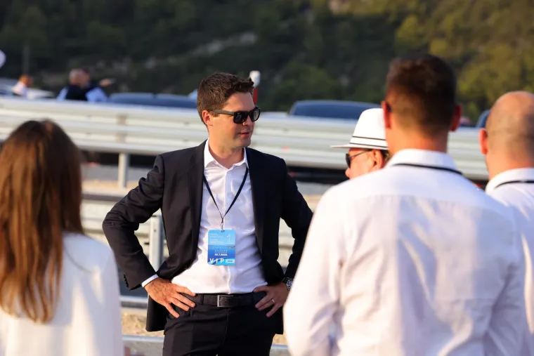 Poznati na sve strane: Pogledajte tko je sve do&scaron;ao na svečano otvorenje Pelje&scaron;kog mosta;  Je li to &Scaron;eks najbolje odjeven?