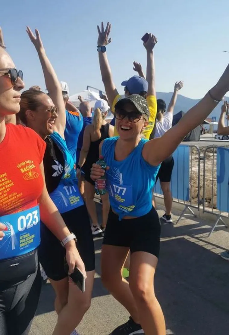 Neda Parmać protrčala Pelješkim mostom: Sretna pozirala s medaljom