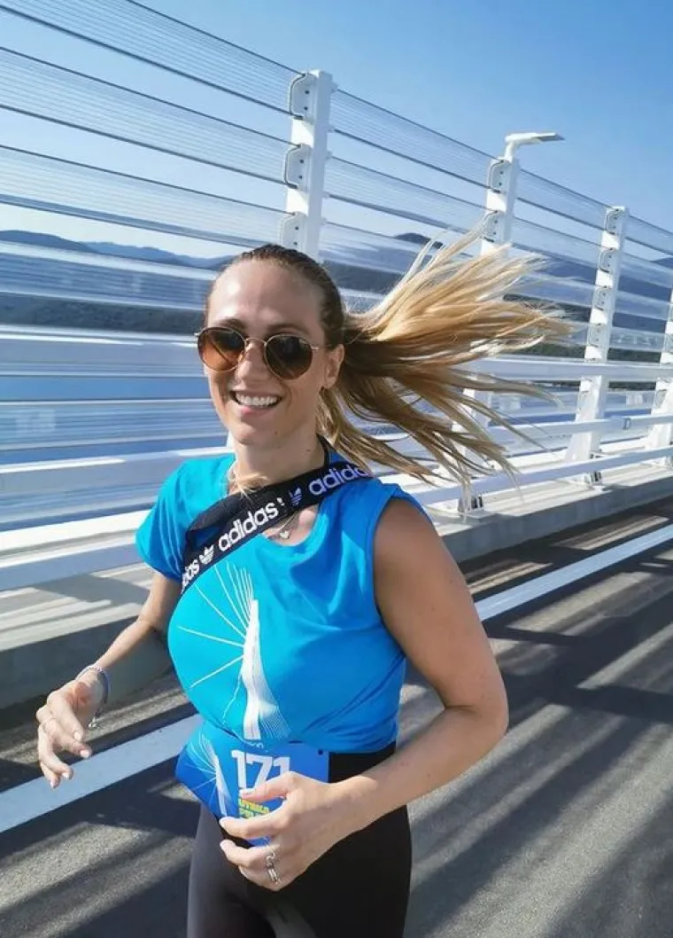 Neda Parmać protrčala Pelješkim mostom: Sretna pozirala s medaljom
