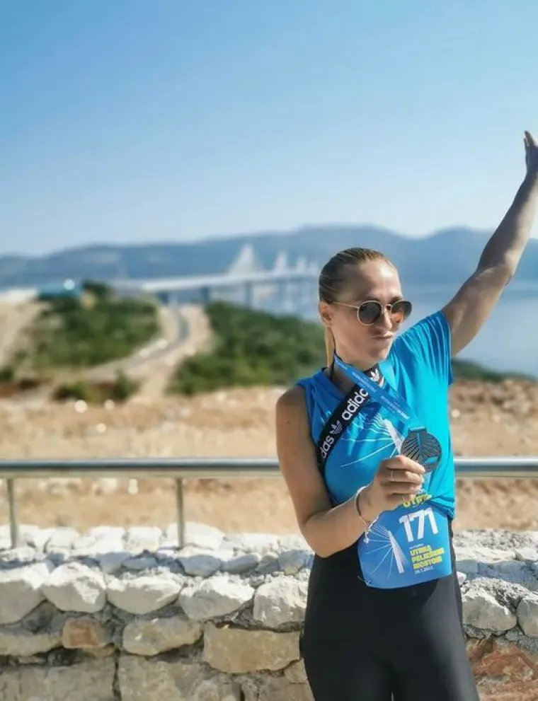 Neda Parmać protrčala Pelješkim mostom: Sretna pozirala s medaljom