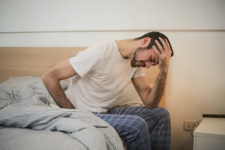 Nadutost: Manja nadutost nakon obroka obično nije razlog za zabrinutost, no ako se javlja često onda može biti i znak osjetljivosti na određene namirnice. Kada jedemo hranu na koju smo alergični, u našim se crijevima oslobađaju plinovi koji potom uzrokuju nadutost. Najčešće namirnice koje to uzrokuju su pšenica i gluten.