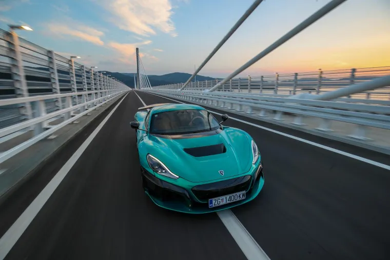 Spektakl iznad Pelje&scaron;kog mosta, ali i na njemu: Otvorenje 'pozdravila' Krila Oluje i Rimčeva Nevera