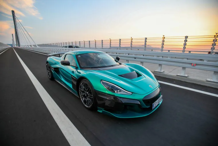 Spektakl iznad Pelje&scaron;kog mosta, ali i na njemu: Otvorenje 'pozdravila' Krila Oluje i Rimčeva Nevera