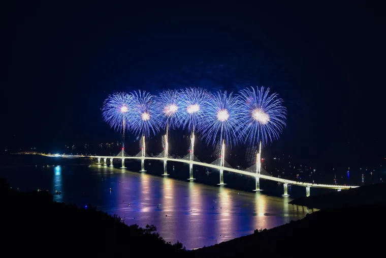 Pogledajte fotografije veličanstvenog vatrometa nakon svečanosti otvaranja Pelješkog mosta