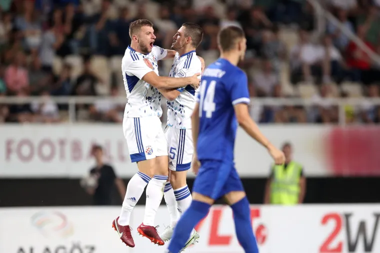 Pogledajte slavlje Dinamovih igrača u Skopju nakon pobjede u tvrdom okr&scaron;aju protiv &Scaron;kupija