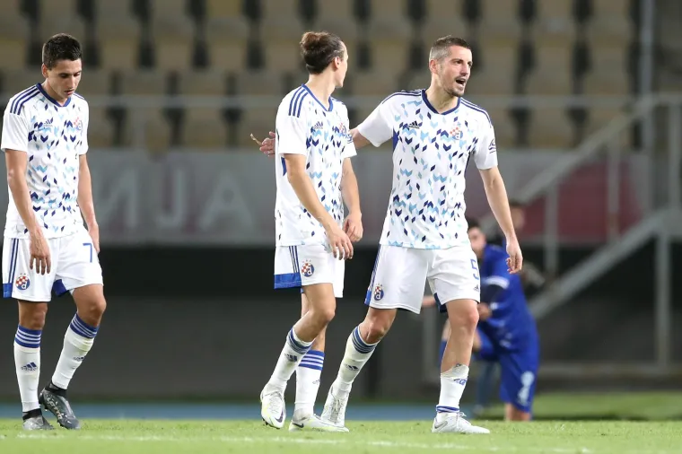 Pogledajte slavlje Dinamovih igrača u Skopju nakon pobjede u tvrdom okr&scaron;aju protiv &Scaron;kupija