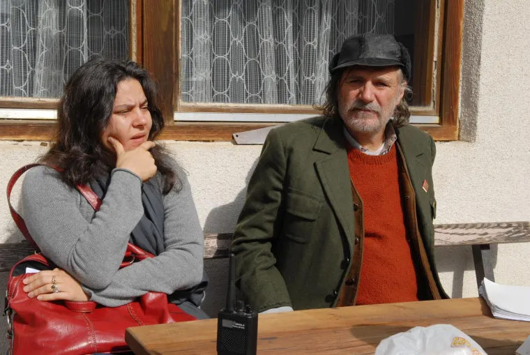 Svoju drugu suprugu, redateljicu Lenku Udovički s kojom danas vodi kazalište Ulysses, upoznao je 1990. u Subotici. Njoj su bile 23, a njemu dvadeset godina više. Došao je raditi &quot;Kralja Edipa&quot; na festivalu, a ona je režirala predstavu u kojoj su glumili i neki njegovi studenti. Već za godinu dana bili su vjenčani, a uskoro je Lenka ostala trudna. Nina se rodila za vrijeme rata, perioda koji će za velikog glumca biti najteži jer  dom nije mogao naći ni u Zagrebu ni u Beogradu.

Ova fotografija Rade i Lenke nastala je tijekom snimanja filma &quot;Projekt&quot; redatelja Danila Šerbedžije.