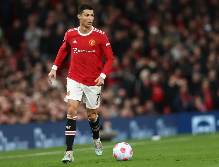 Cristiano Ronaldo konačno se pojavio u Manchesteru u luksuznom Bentleyju: Što će biti s Portugalcem?