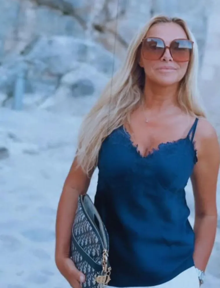 Vlatka Pokos provodi se na Hvaru, a more joj itekako godi: &Scaron;minku je odbacila, ali ne i zavodljive krpice