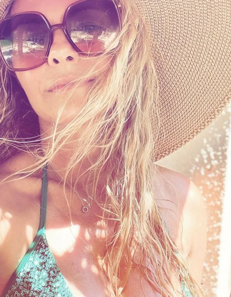 Vlatka Pokos provodi se na Hvaru, a more joj itekako godi: &Scaron;minku je odbacila, ali ne i zavodljive krpice