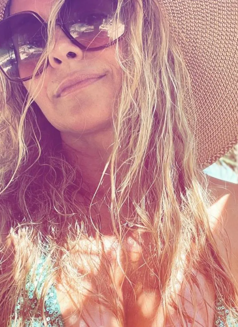 Vlatka Pokos provodi se na Hvaru, a more joj itekako godi: &Scaron;minku je odbacila, ali ne i zavodljive krpice