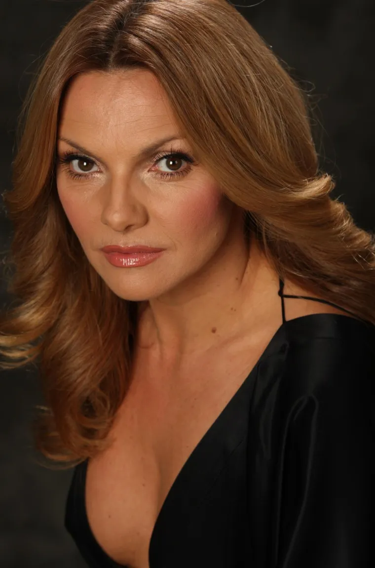 Vlatka Pokos provodi se na Hvaru, a more joj itekako godi: &Scaron;minku je odbacila, ali ne i zavodljive krpice