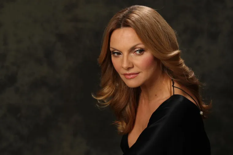 Vlatka Pokos provodi se na Hvaru, a more joj itekako godi: &Scaron;minku je odbacila, ali ne i zavodljive krpice