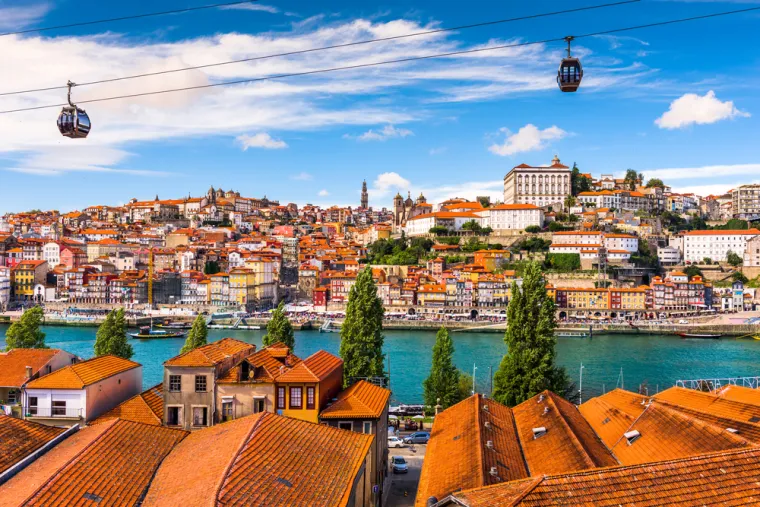 3. Porto:  Malo tko spori da se radi o voljenim gradovima, koje ljudi rado posjećuju, ali na osnovu visokih ocjena na internetu koje dobivaju njihove turističke atrakcije, trebali bi ugostiti još veći broj ljudi.