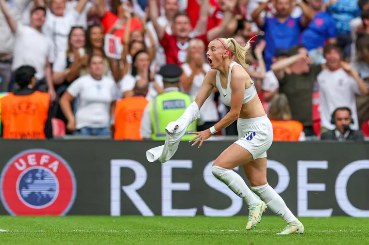 Engleske nogometa&scaron;ice pravi su hit: Pogledajte prizore za pamćenje; 'Pokazale su mu&scaron;karcima kako se to radi'