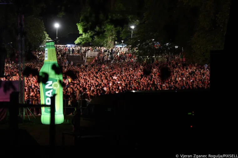 Maja Šuput u prozirnim tajicama 'zapalila' Čakovec: Za ovo je trebalo puno hrabrosti i vjerojatno nula donjeg rublja