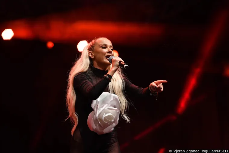 Maja Šuput u prozirnim tajicama 'zapalila' Čakovec: Za ovo je trebalo puno hrabrosti i vjerojatno nula donjeg rublja