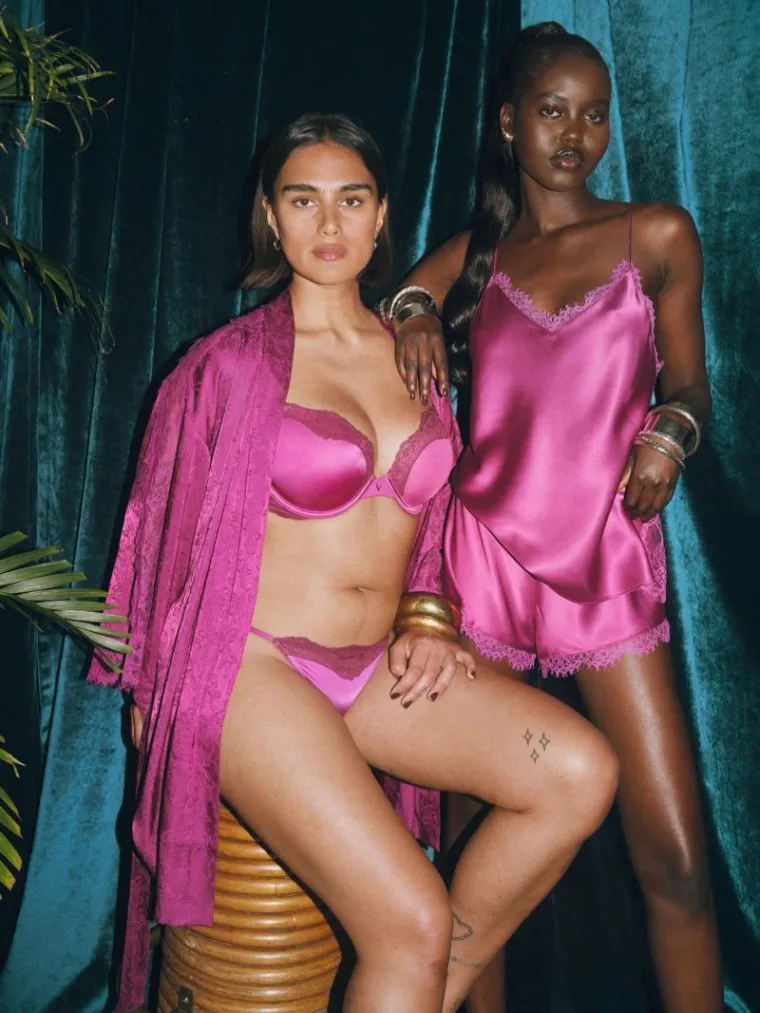 Imaju što gledati i žene i muškarci: Zanosne 'anđelice' isfurale novu seksi kolekciju kultnog brenda donjeg rublja