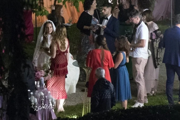 Zakleli su se na vječnu ljubav romantičnoj Italiji: Kelly Brook rekla je "da" svom dugogodišnjem dečku