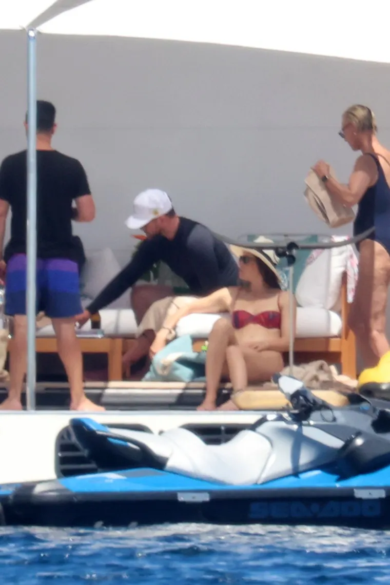 Justinu Timberlakeu pala sjekira u med: Kad je s Jessicom Biel na kupanju, ne pušta je iz ruku. A kako i bi...