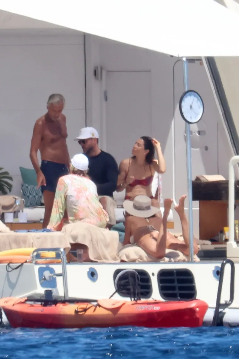 Justinu Timberlakeu pala sjekira u med: Kad je s Jessicom Biel na kupanju, ne pušta je iz ruku. A kako i bi...