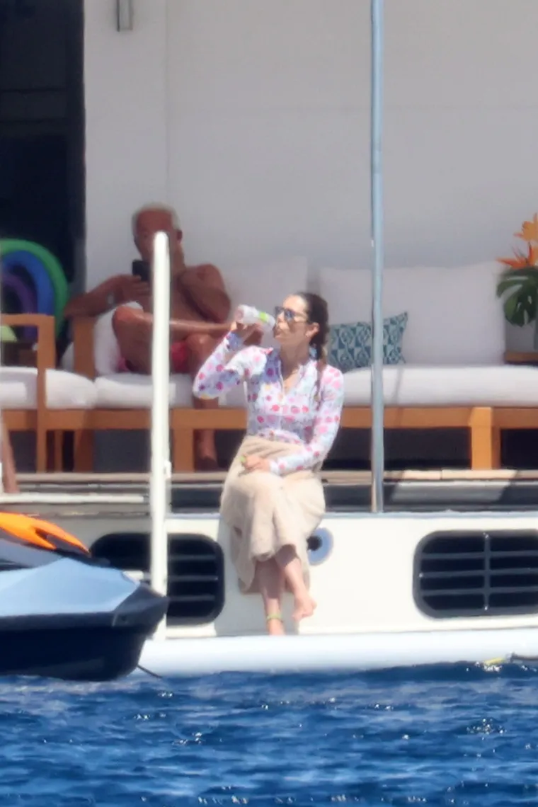 Justinu Timberlakeu pala sjekira u med: Kad je s Jessicom Biel na kupanju, ne pu&scaron;ta je iz ruku. A kako i bi...