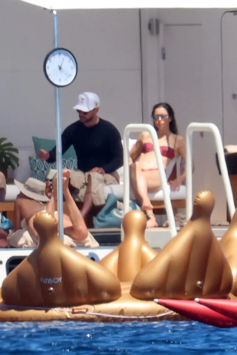 Justinu Timberlakeu pala sjekira u med: Kad je s Jessicom Biel na kupanju, ne pu&scaron;ta je iz ruku. A kako i bi...