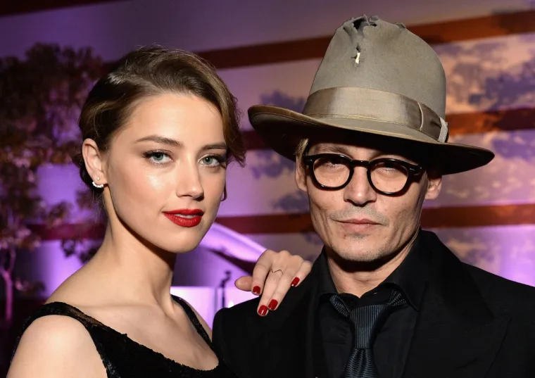 Heard je također tvrdila da se sama financijski uzdržavala cijelo vrijeme dok su ona i Depp bili u vezi, unatoč Deppovom inzistiranju da će on brinuti o njoj.

