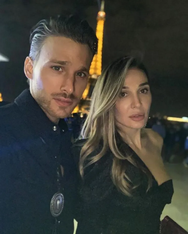 Vlaho i Tatjana redovito objavljuju zajedničke fotografije sa svojom mezimicom Luce, kako iz Zagreba, tako i iz sunčanog Dubrovnika gdje rado provode svaki slobodan trenutak. Vlaho je rekao i da su Tatjana i Luce nosile konavoske nošnje: &apos;&apos;Da, da, i Luce i Tanja su se oblačile, a to je sve šila moja mama, tako da nam je konavoska nošnja posebno bliska srcu&apos;.&apos;
