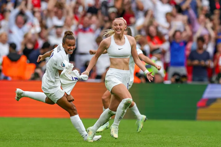 Junakinja nacije uokvirit će trenutno najpoznatije grudi i grudnjak na svijetu: 'Došlo mi je u trenutku, nisam to očekivala'