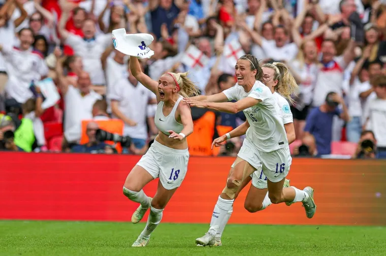 Junakinja nacije uokvirit će trenutno najpoznatije grudi i grudnjak na svijetu: 'Došlo mi je u trenutku, nisam to očekivala'