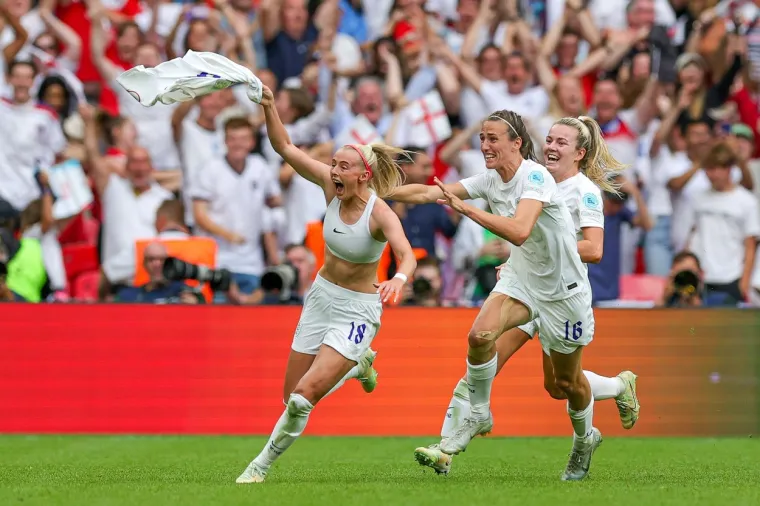 Junakinja nacije uokvirit će trenutno najpoznatije grudi i grudnjak na svijetu: 'Došlo mi je u trenutku, nisam to očekivala'