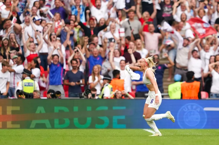 Junakinja nacije uokvirit će trenutno najpoznatije grudi i grudnjak na svijetu: 'Do&scaron;lo mi je u trenutku, nisam to očekivala'