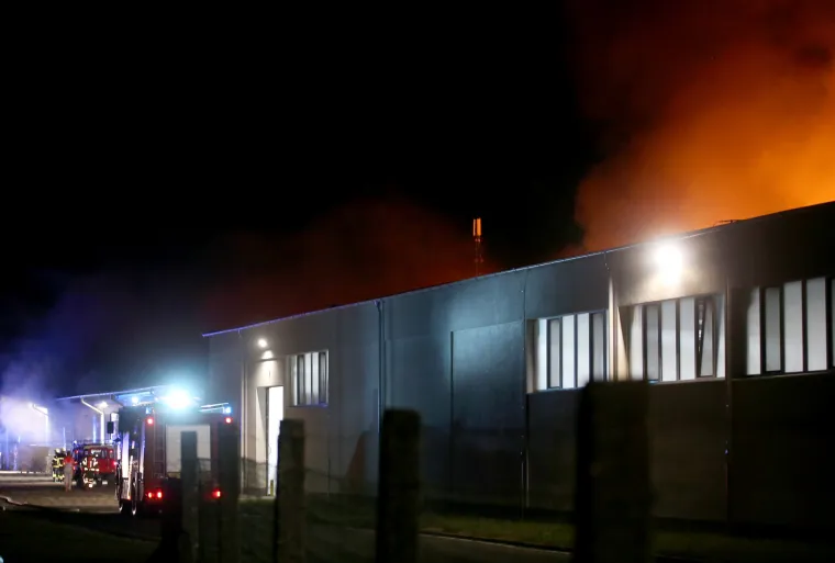 Vatra gori na adresi Kanalski put 14 