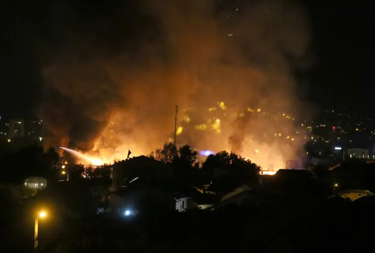 Pogledajte fotografije velikog požara u Zagrebu: U ga&scaron;enju sudjelovalo 200 vatrogasaca