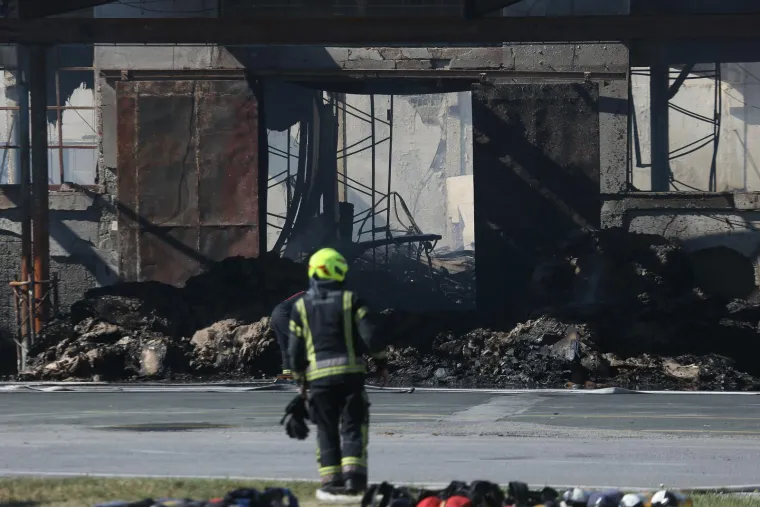 Fotografije otkrivaju kakvu je pusto&scaron; ostavio požar u Zagrebu: 'Temperature su bile iznad 1000 stupnjeva, topio se i beton'