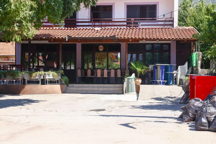 Duge cijevi na ulicama nakon nezapamćenog krvavog pohoda u Hercegovini: Grude su zavijene u crno