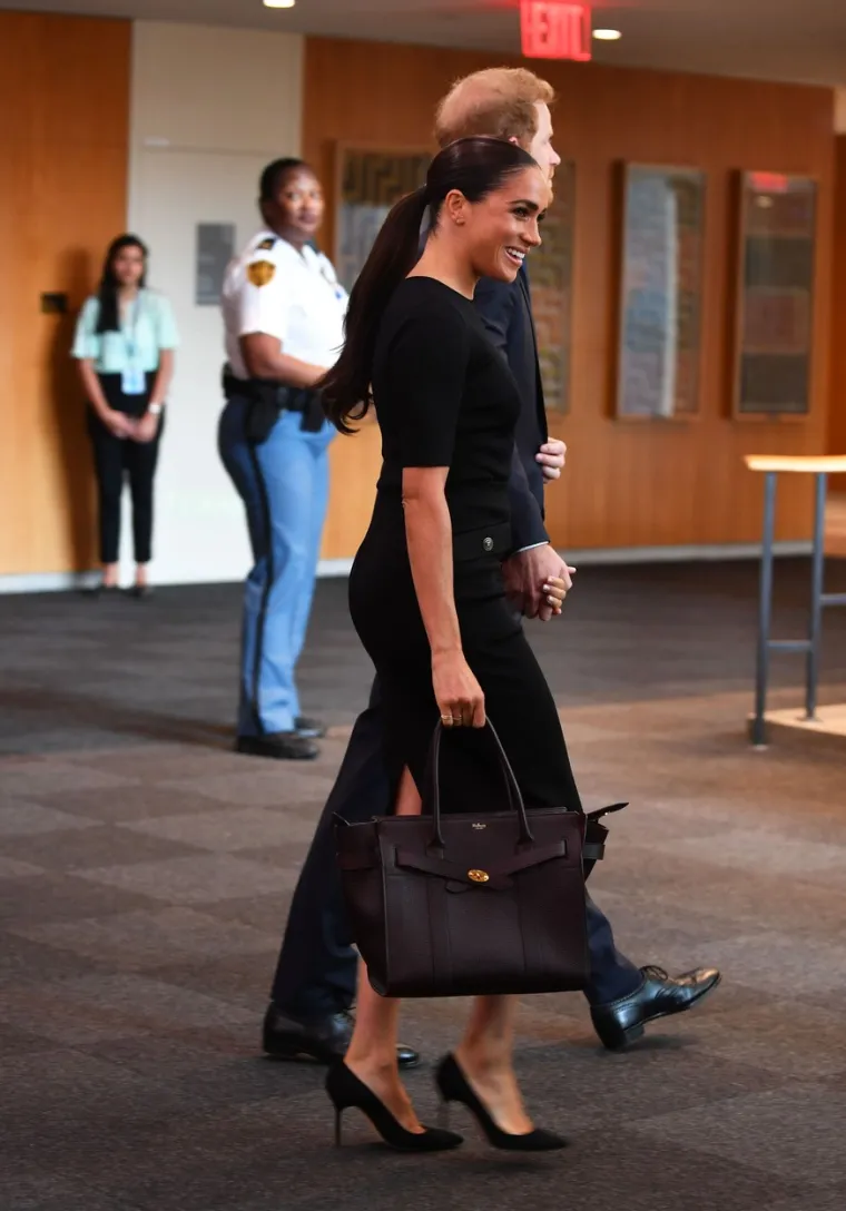 Meghan Markle obožavala je kršiti kraljevska pravila, a nju obožavaju mrziti: Odbjegla vojvotkinja golišavija je nego ikad
