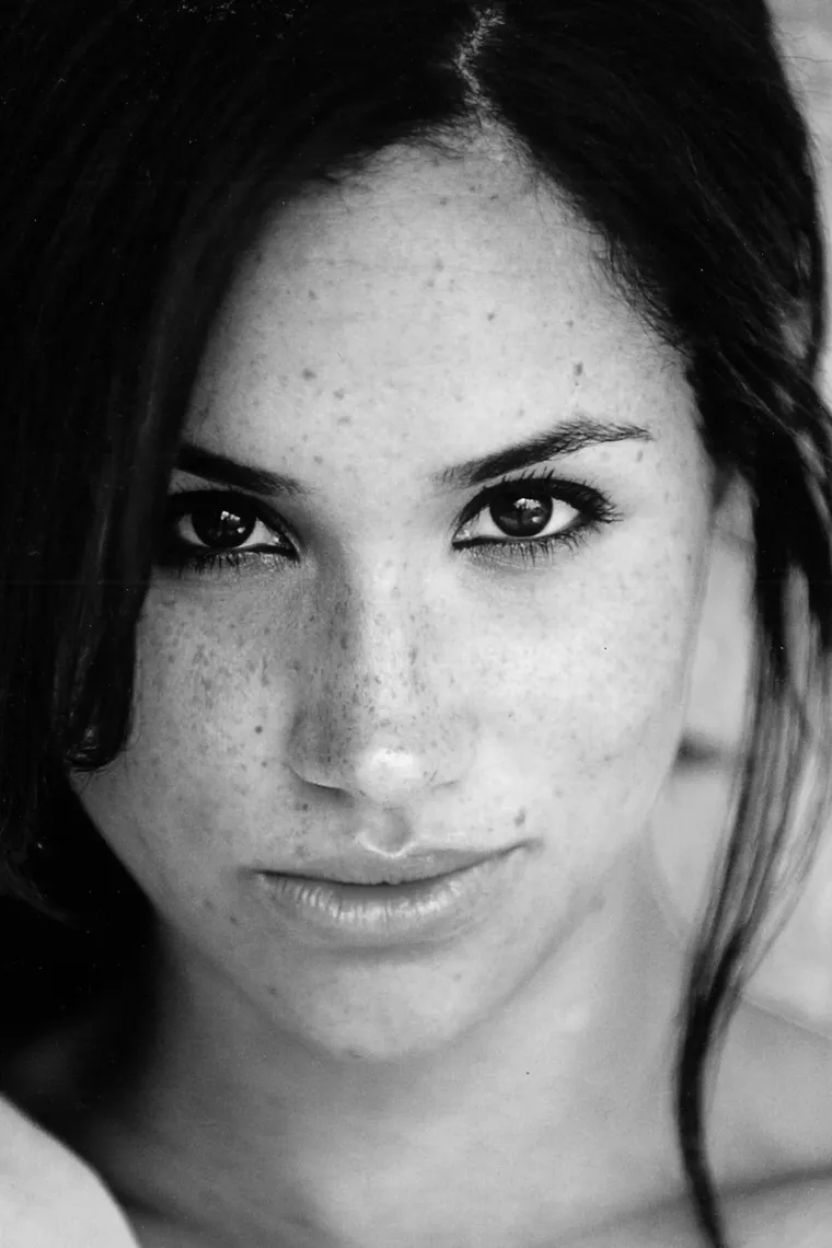 Meghan Markle obožavala je kršiti kraljevska pravila, a nju obožavaju mrziti: Odbjegla vojvotkinja golišavija je nego ikad