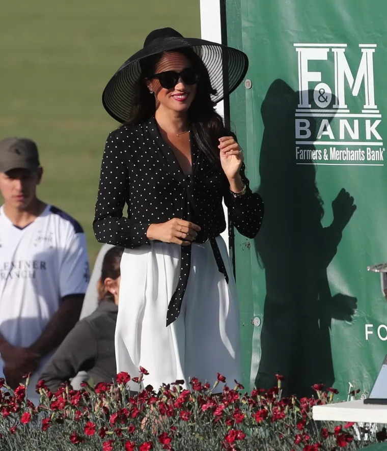 Meghan Markle obožavala je kr&scaron;iti kraljevska pravila, a nju obožavaju mrziti: Odbjegla vojvotkinja goli&scaron;avija je nego ikad