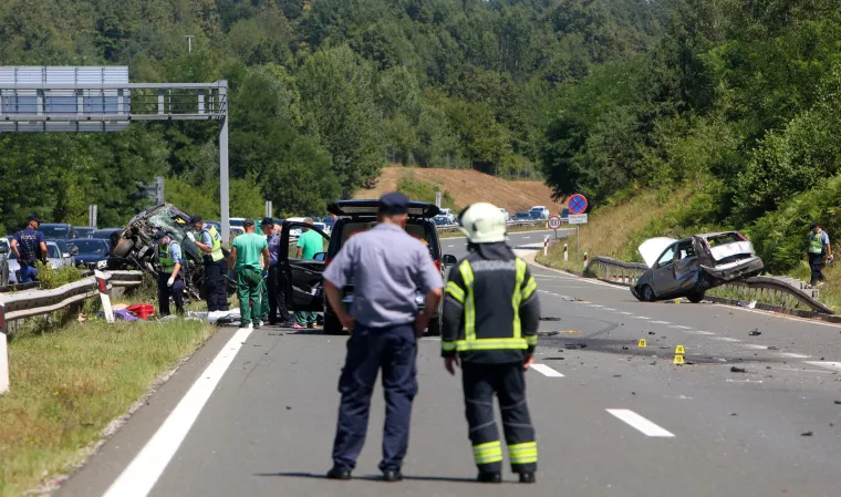 Zavr&scaron;io očevid nesreće, osumnjičen vozač slovenske registracije: Pogledajte kako izgleda mjesto stravične prometne nesreće: Prizori su jezivi