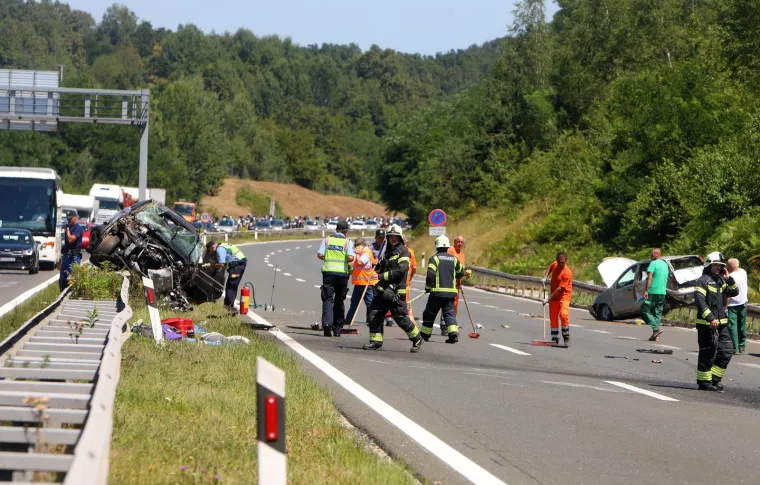 Zavr&scaron;io očevid nesreće, osumnjičen vozač slovenske registracije: Pogledajte kako izgleda mjesto stravične prometne nesreće: Prizori su jezivi