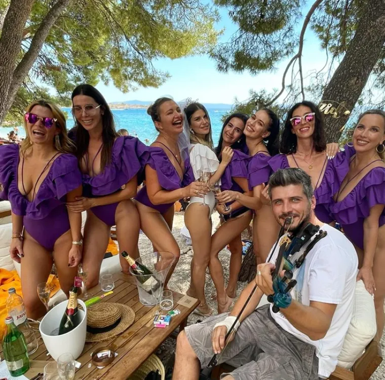 Snježana Mehun figuru je stesala do perfekcije i ne izlazi iz bikinija - dok na jahti pijucka skupocjene pjenušce