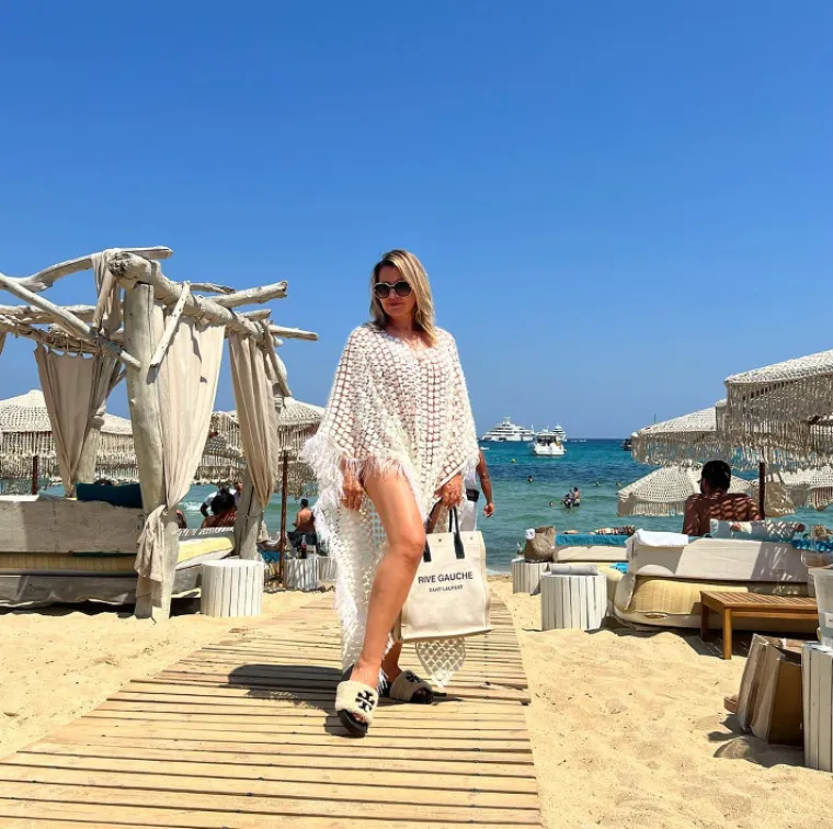 Snježana Mehun figuru je stesala do perfekcije i ne izlazi iz bikinija - dok na jahti pijucka skupocjene pjenu&scaron;ce