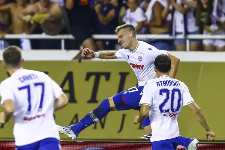 Pogledajte ogromno slavlje Hajdukovih nogometa&scaron;a nakon zaslužene pobijede protiv Vitorije