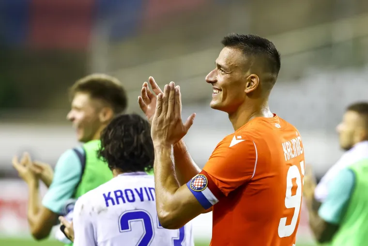 Pogledajte ogromno slavlje Hajdukovih nogometa&scaron;a nakon zaslužene pobijede protiv Vitorije