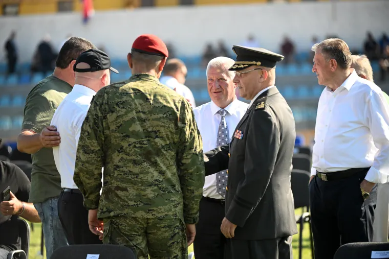 Pogledajte tko je sve od poznatih političara i uzvanika do&scaron;ao u Knin. Neke dugo nismo vidjeli