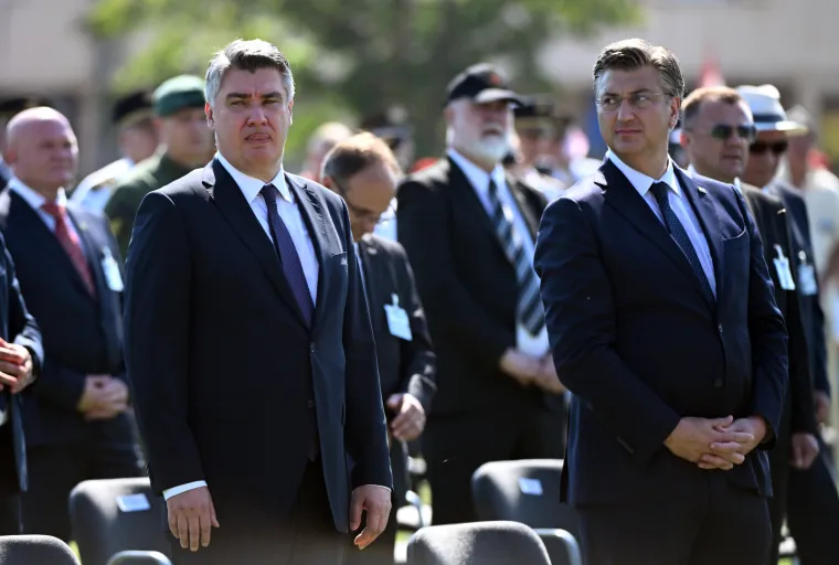 Če&scaron;kanje glave, grimase, ali bez tona. Pogledajte kako se Plenković i Milanović ignoriraju