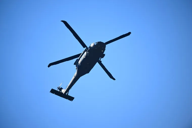 Krila Oluje na spektakularan način zaključila svečanost u Kninu, na nebu se pridružili MIG-ovi i Black Hawk helikopteri
